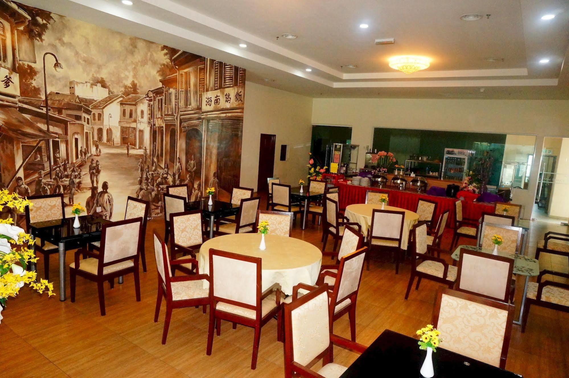 Oyo 776 Fame Hotel Серембан  Экстерьер фото