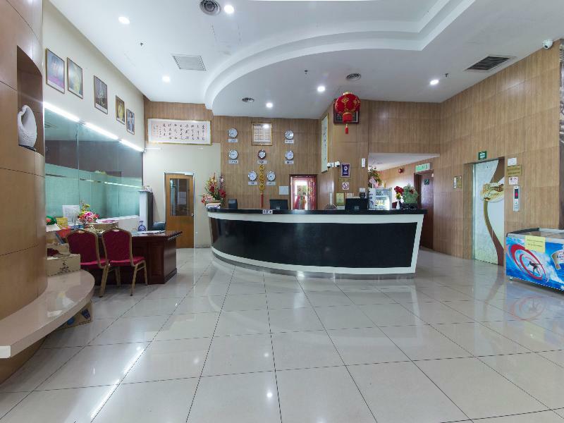Oyo 776 Fame Hotel Серембан  Экстерьер фото